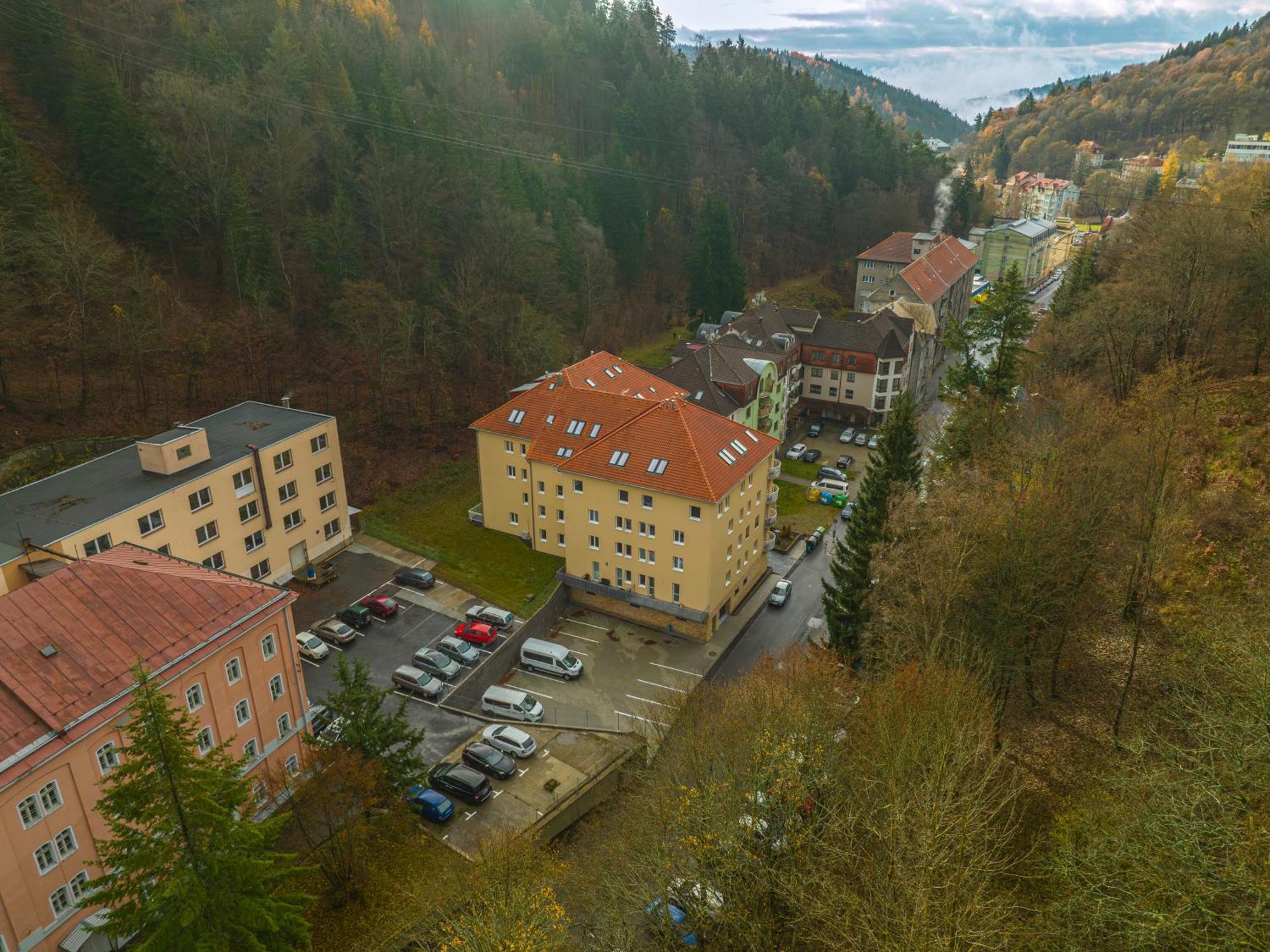 Apartmany K Lanovce S Parkovanim Jáchymov Eksteriør bilde