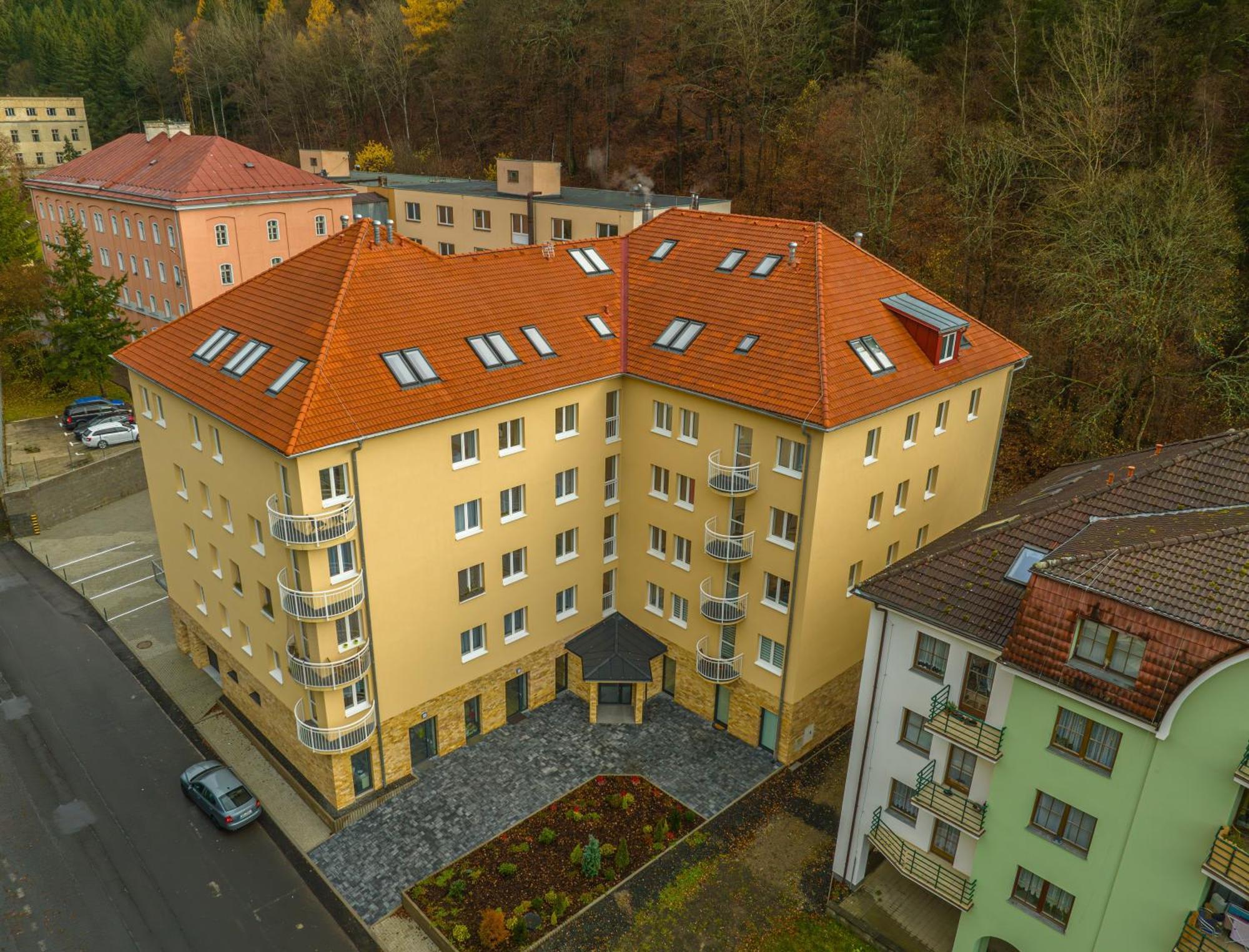 Apartmany K Lanovce S Parkovanim Jáchymov Eksteriør bilde